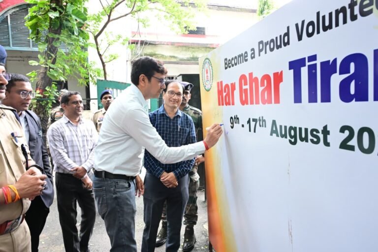 वंदे-मातरम्-और-हर-घर-तिरंगा-अभियान-को-मिली-नई-गति-2.jpeg